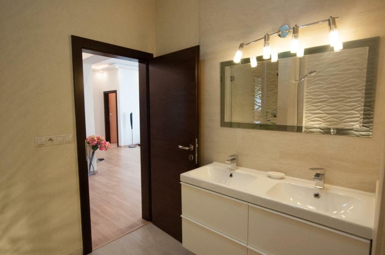Prestige Apartment โคมาร์โน ภายนอก รูปภาพ