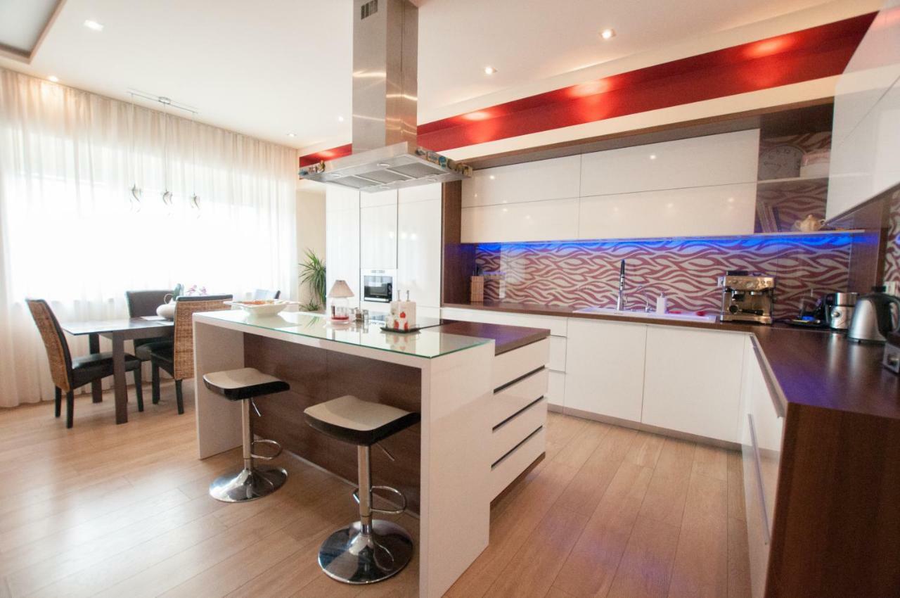 Prestige Apartment โคมาร์โน ภายนอก รูปภาพ