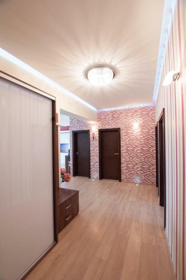 Prestige Apartment โคมาร์โน ภายนอก รูปภาพ