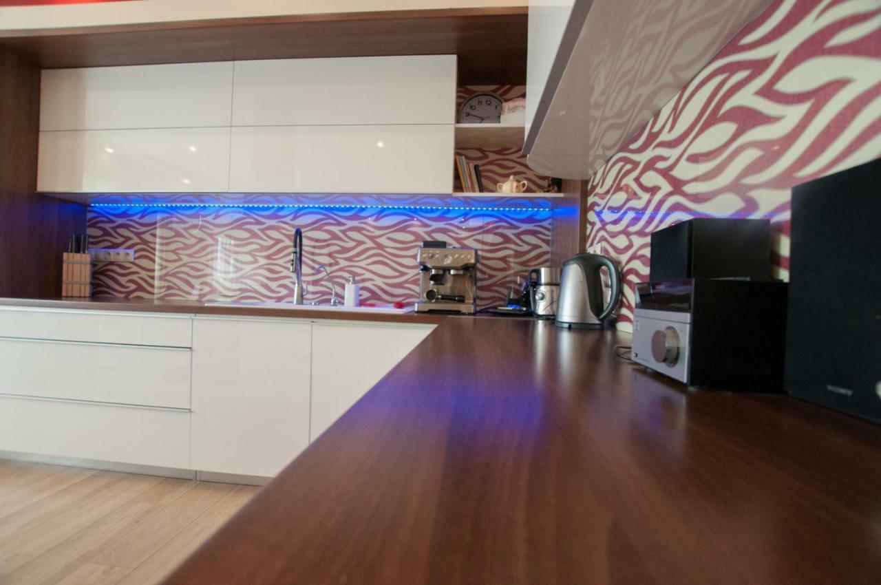 Prestige Apartment โคมาร์โน ภายนอก รูปภาพ